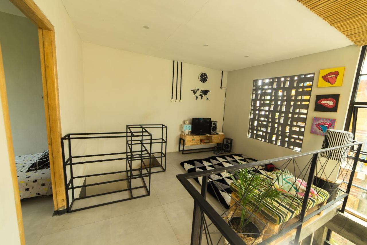 Happy House Bnb Bromo Backpacker Probolinggo Exterior photo